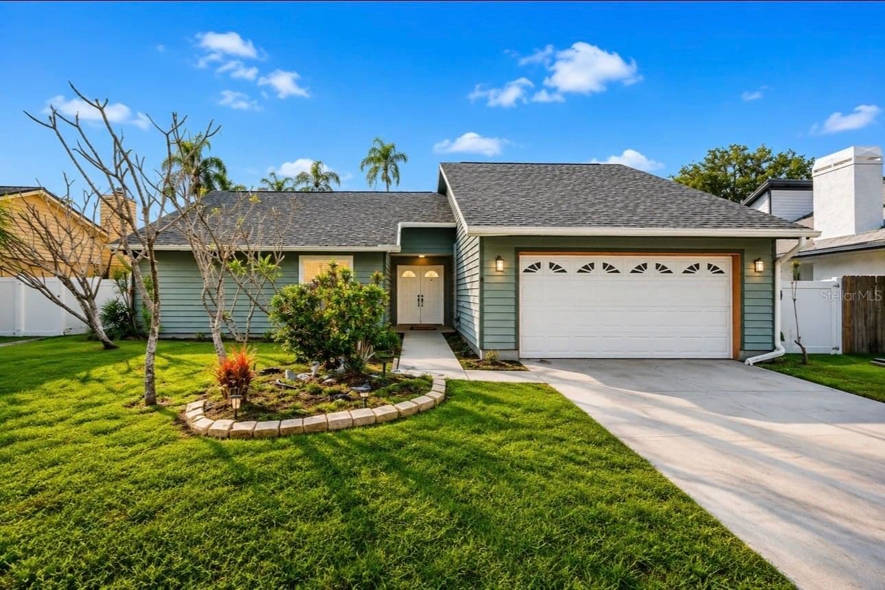 10906 AUTUMN OAK