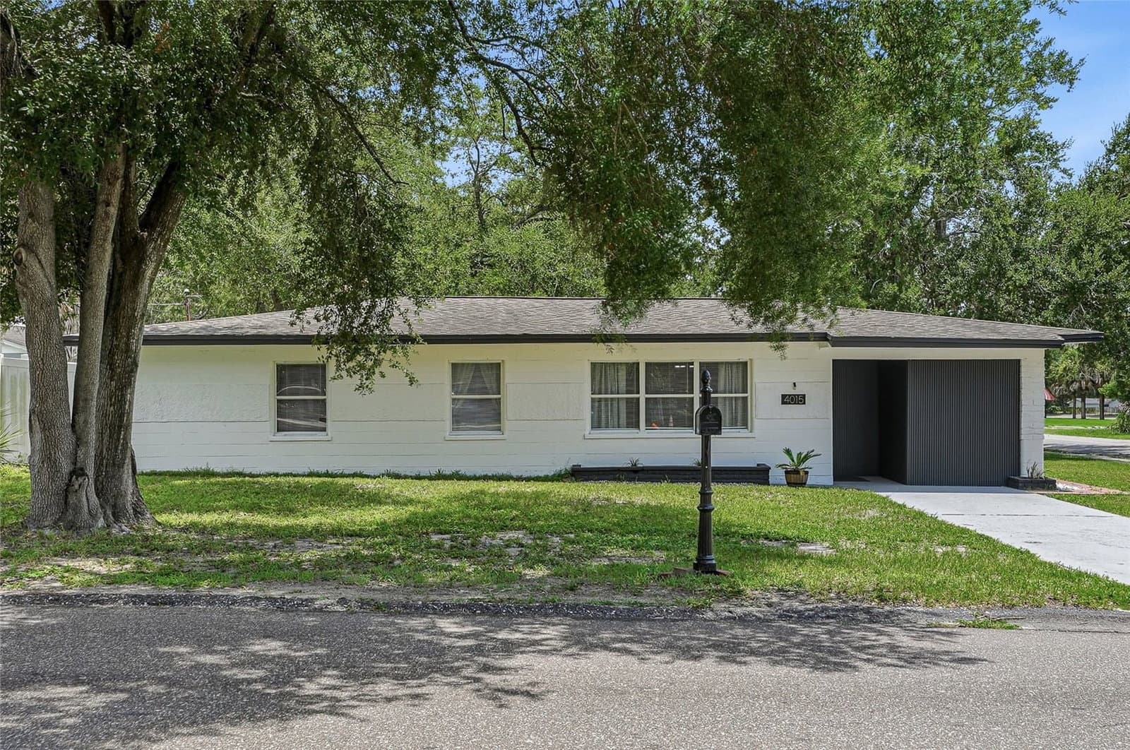 4015 RIVER HILLS