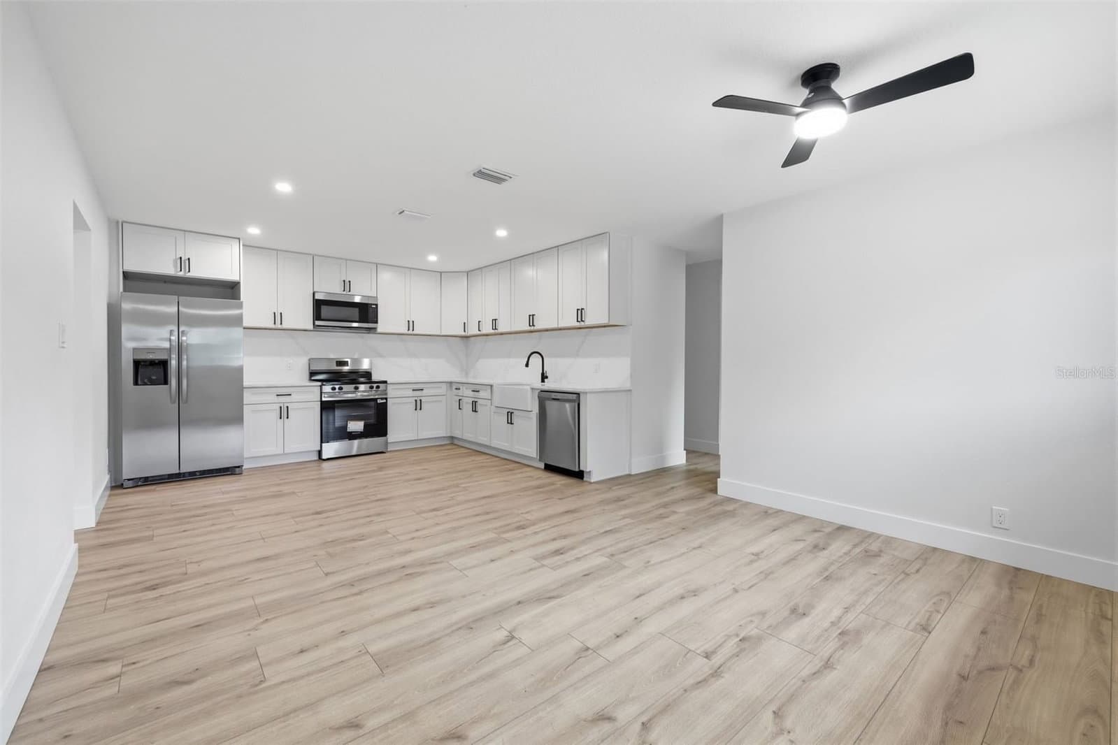4409 WYOMING