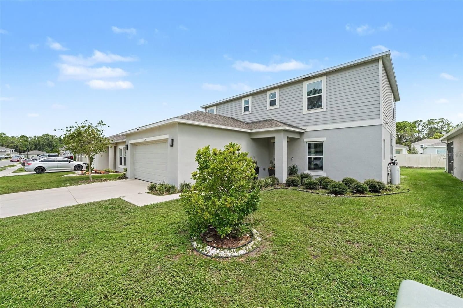2051 ROSEWOOD