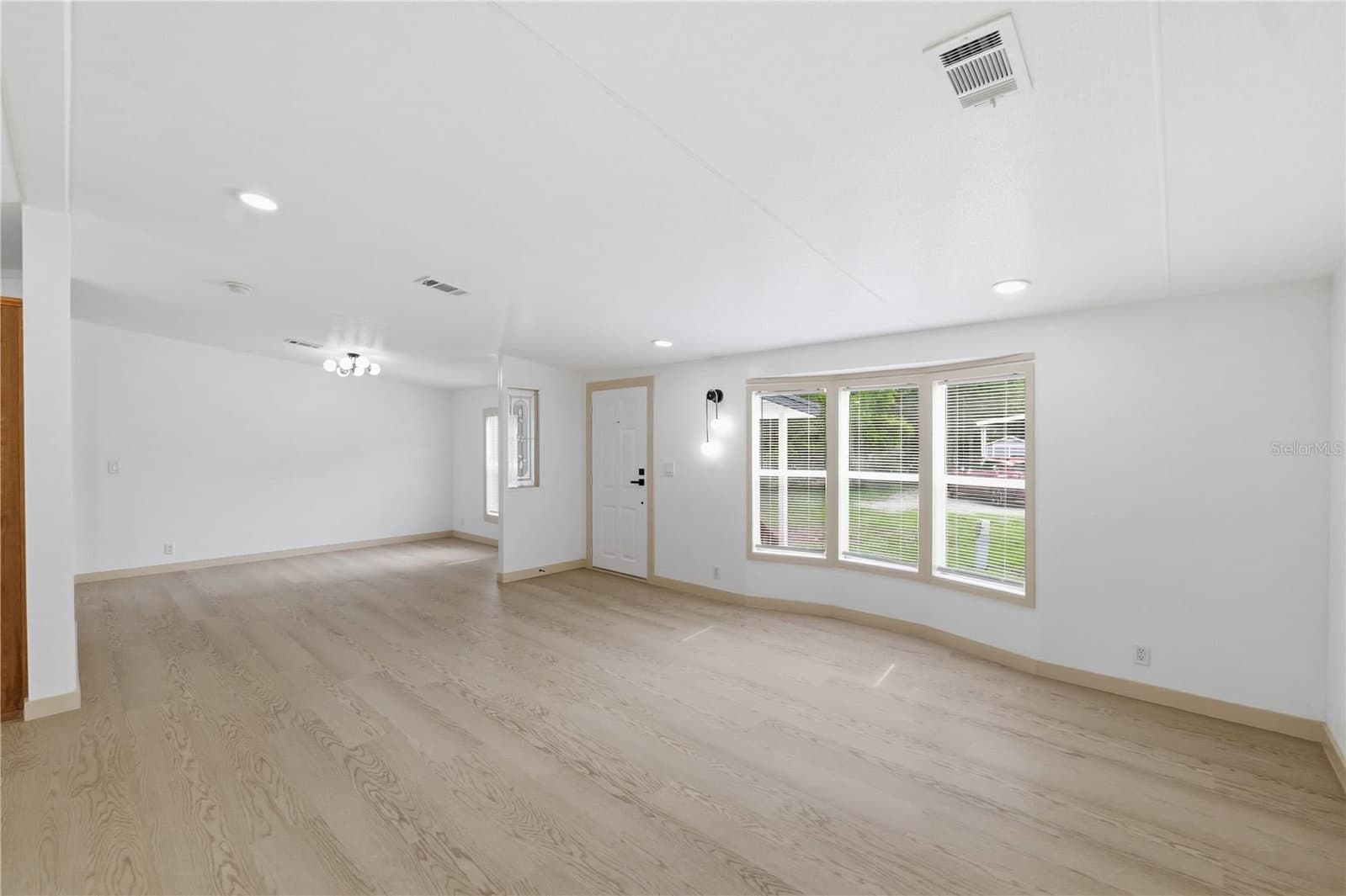 8726 MEADOWVIEW CIR