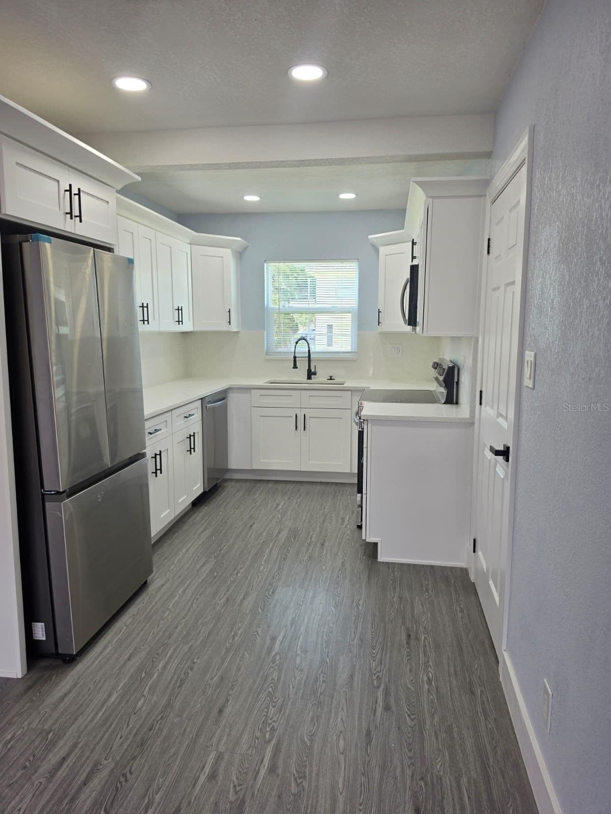 7710 CORAL VINE