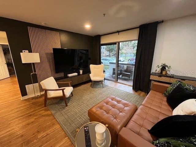 406 CEDAR
