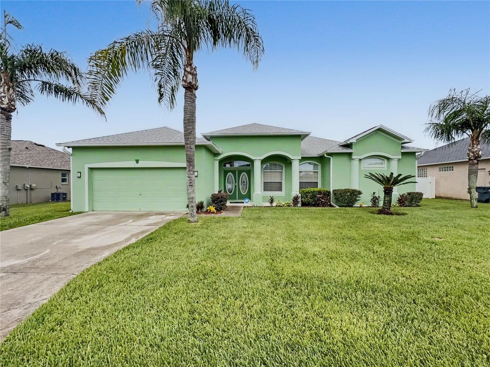 8155 WOODVINE