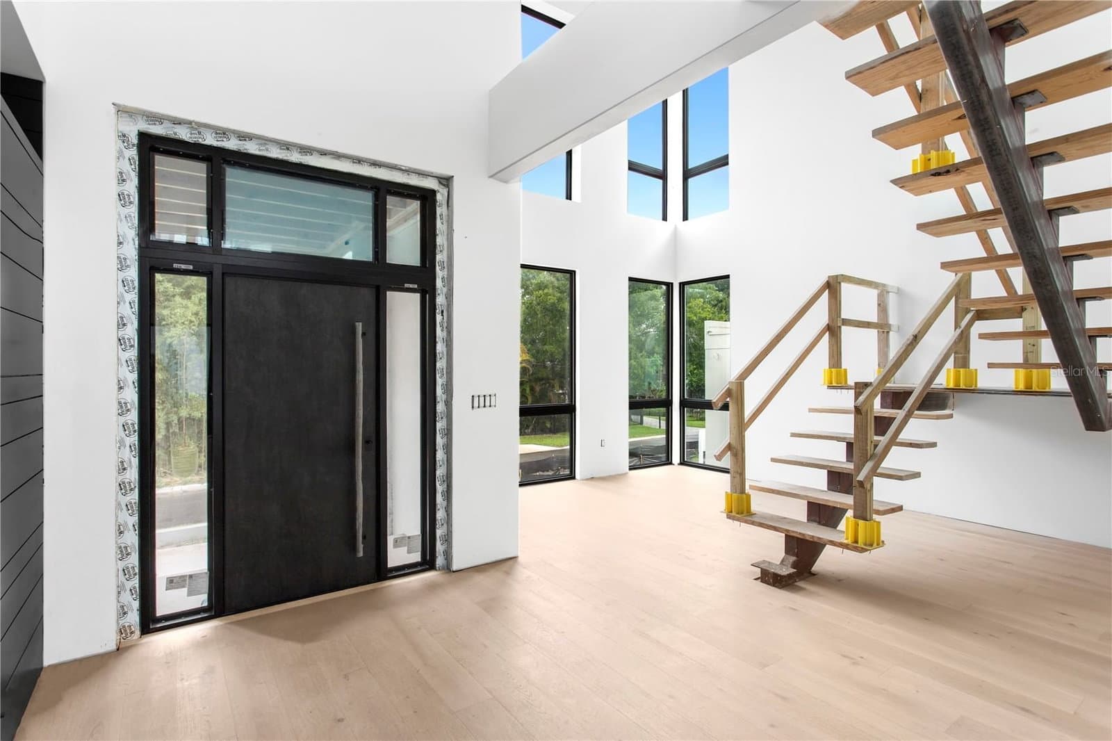 2309 RIVERSIDE