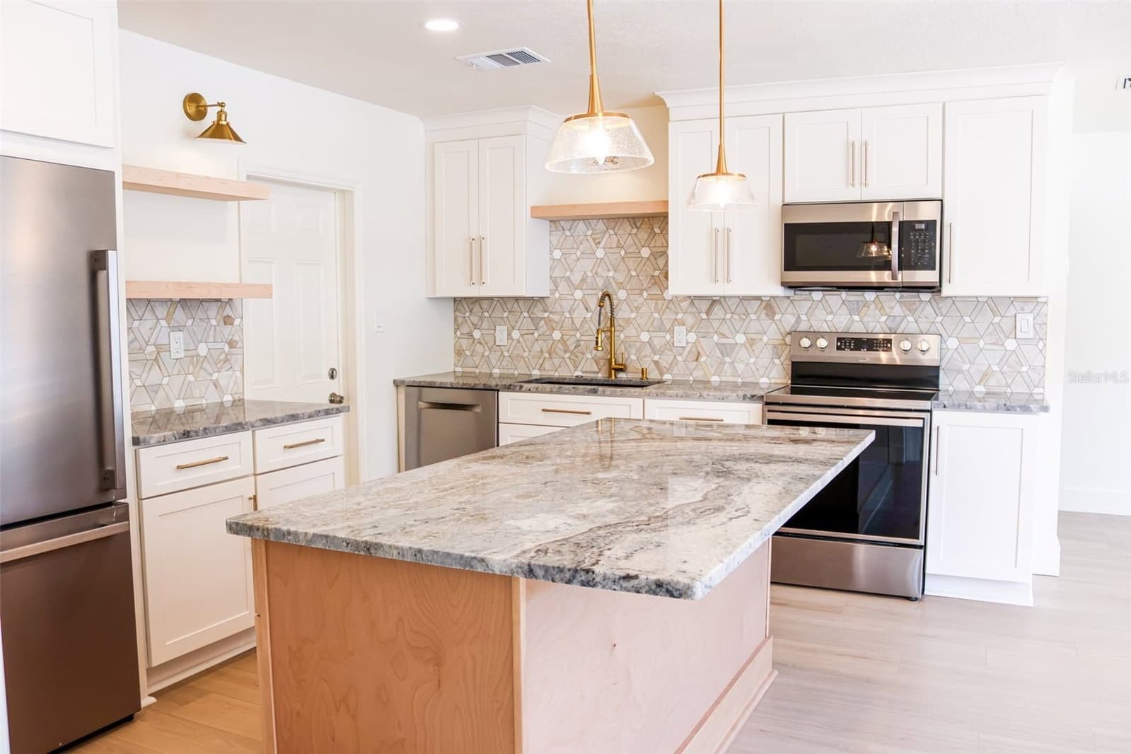 4211 BAY VIEW
