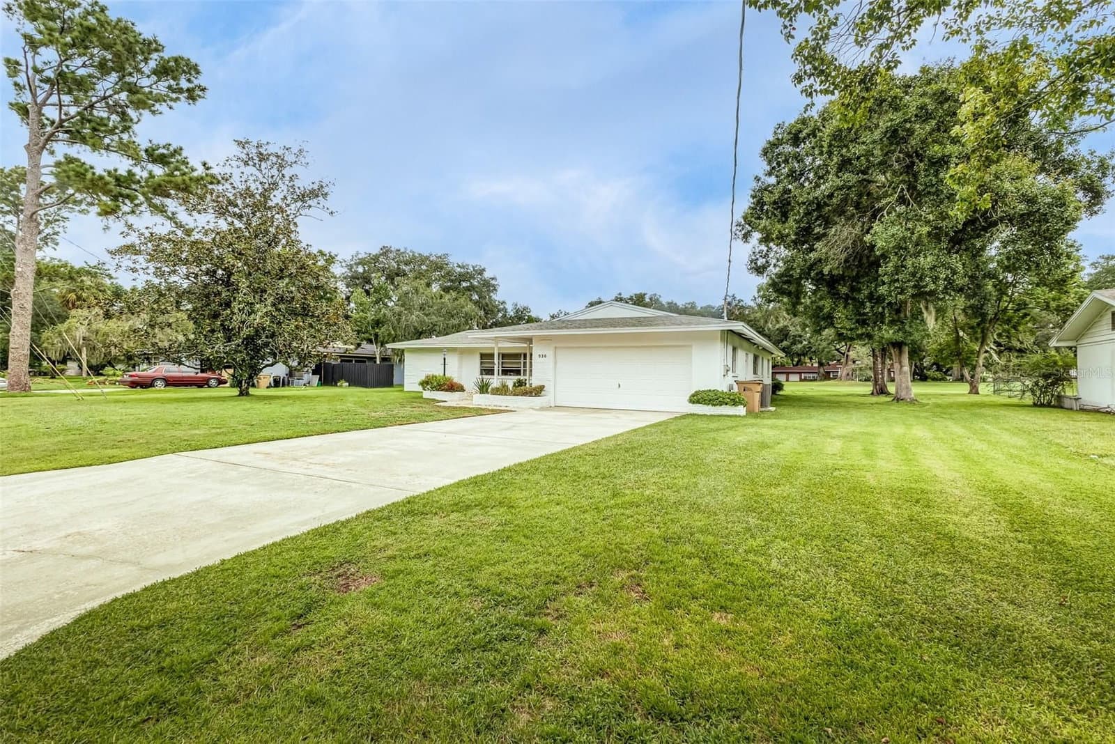 936 RIVERHILLS