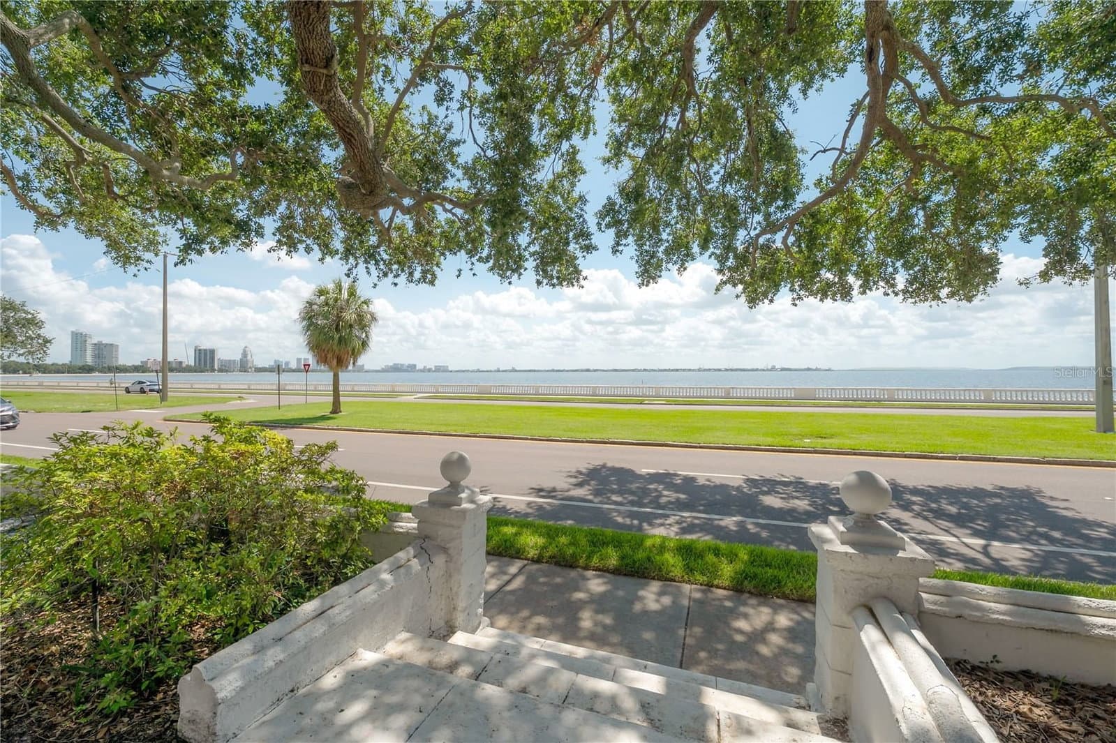 3325 BAYSHORE