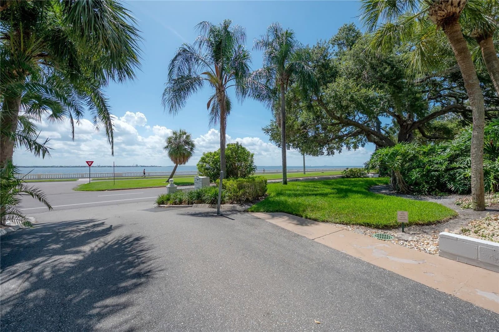 3325 BAYSHORE