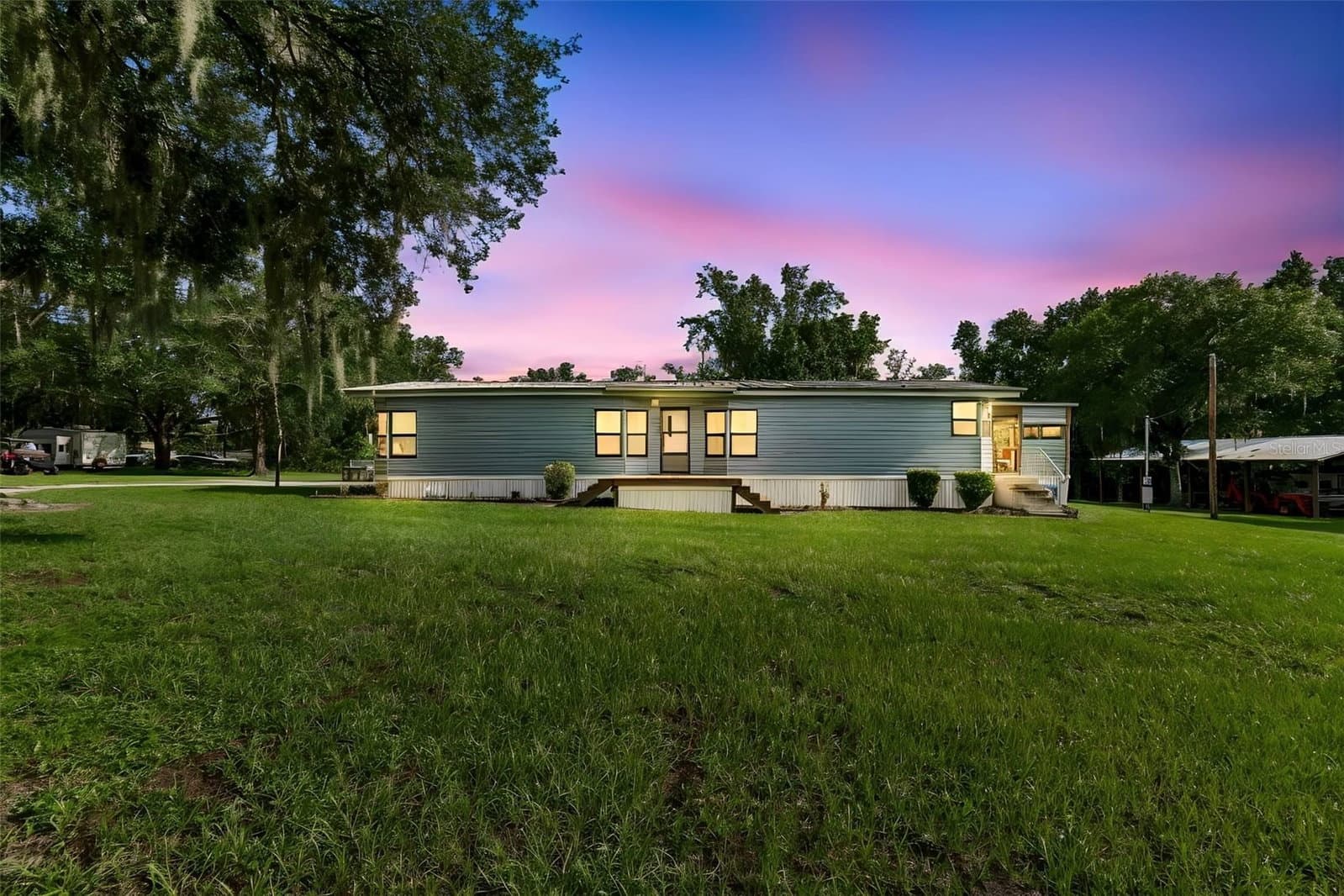6325 OAKVIEW