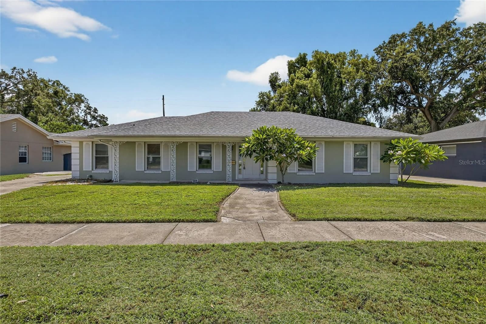 2502 VINE