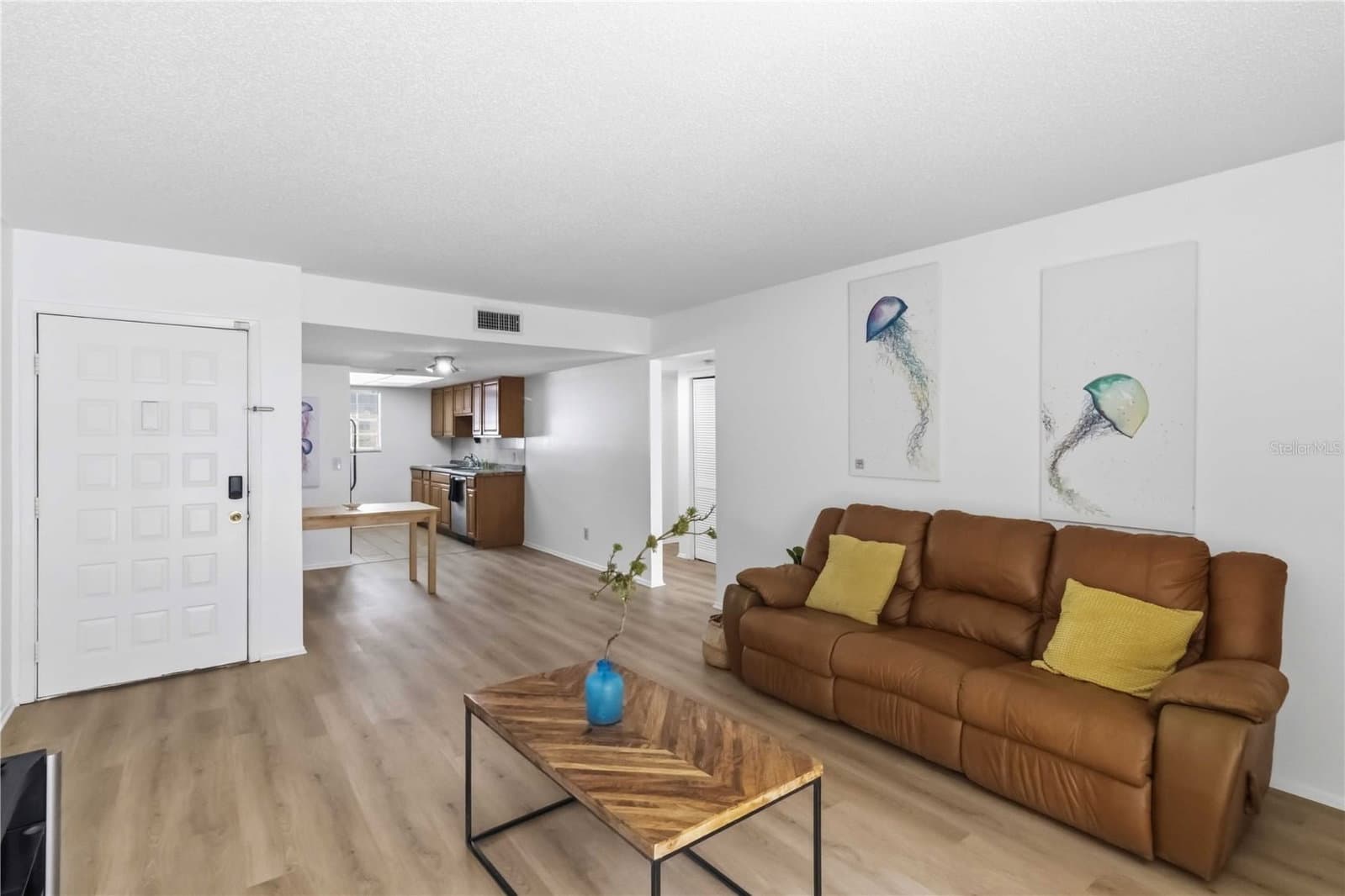14462 REUTER STRASSE