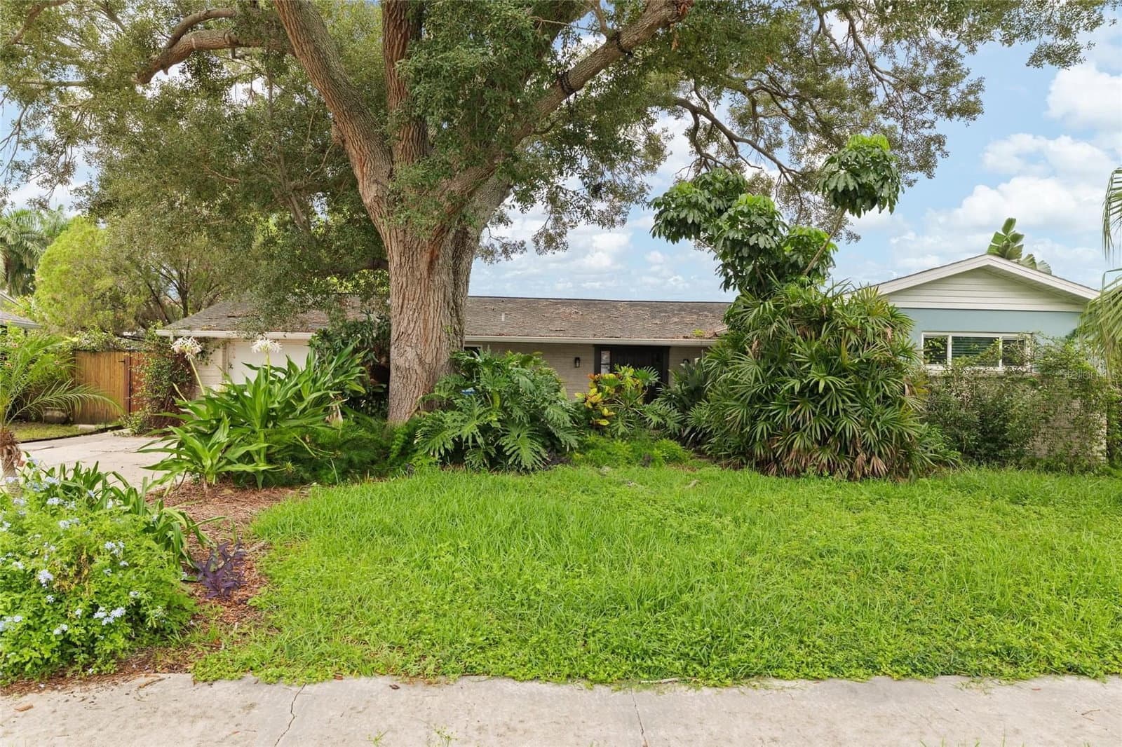 8404 FLAGSTONE