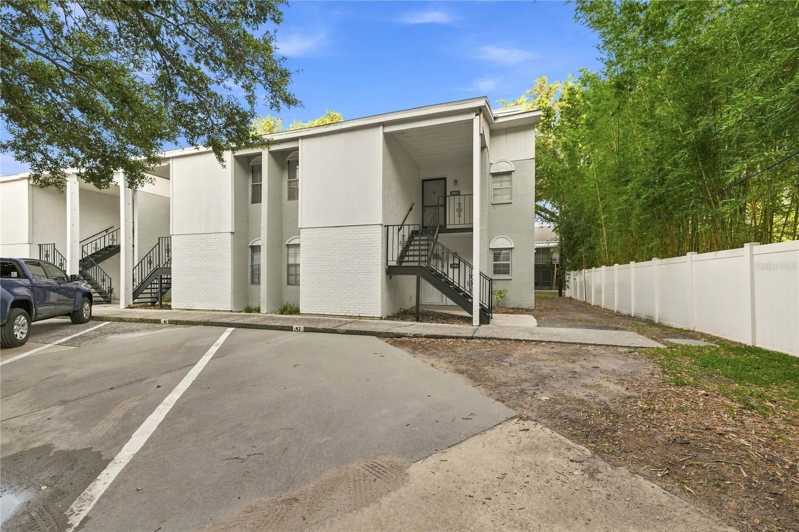 3807 OAK