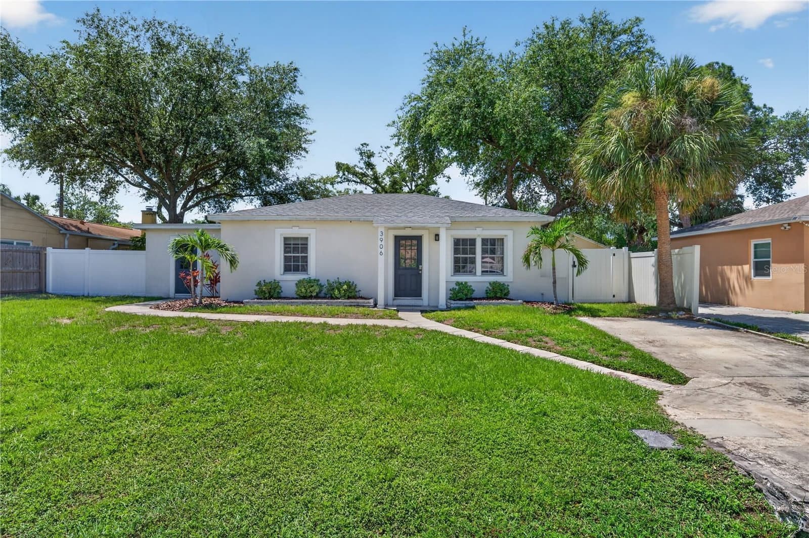 3906 BAY VISTA, Tampa, FL