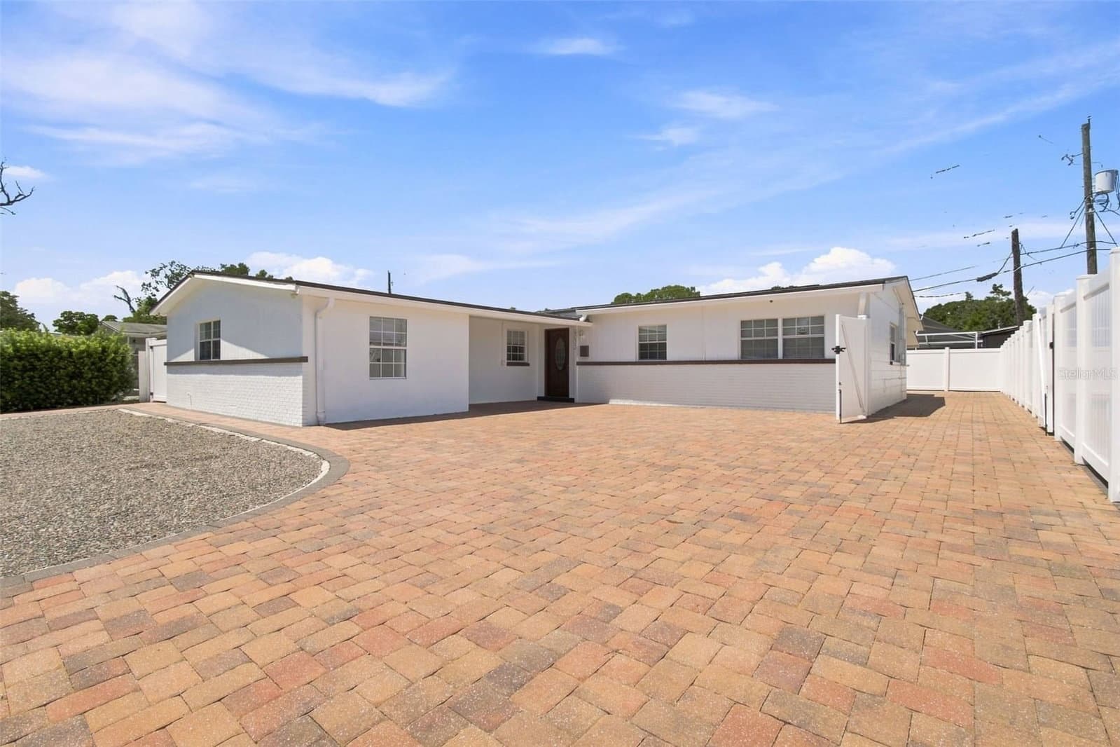 6033 AMBASSADOR, Tampa, FL