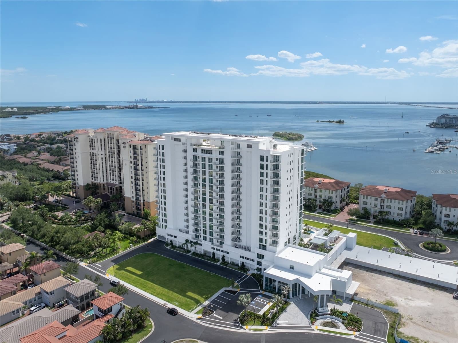 5713 BOWEN DANIEL, Tampa, FL