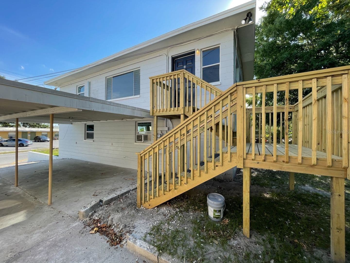 2704 COLUMBUS Drive #C