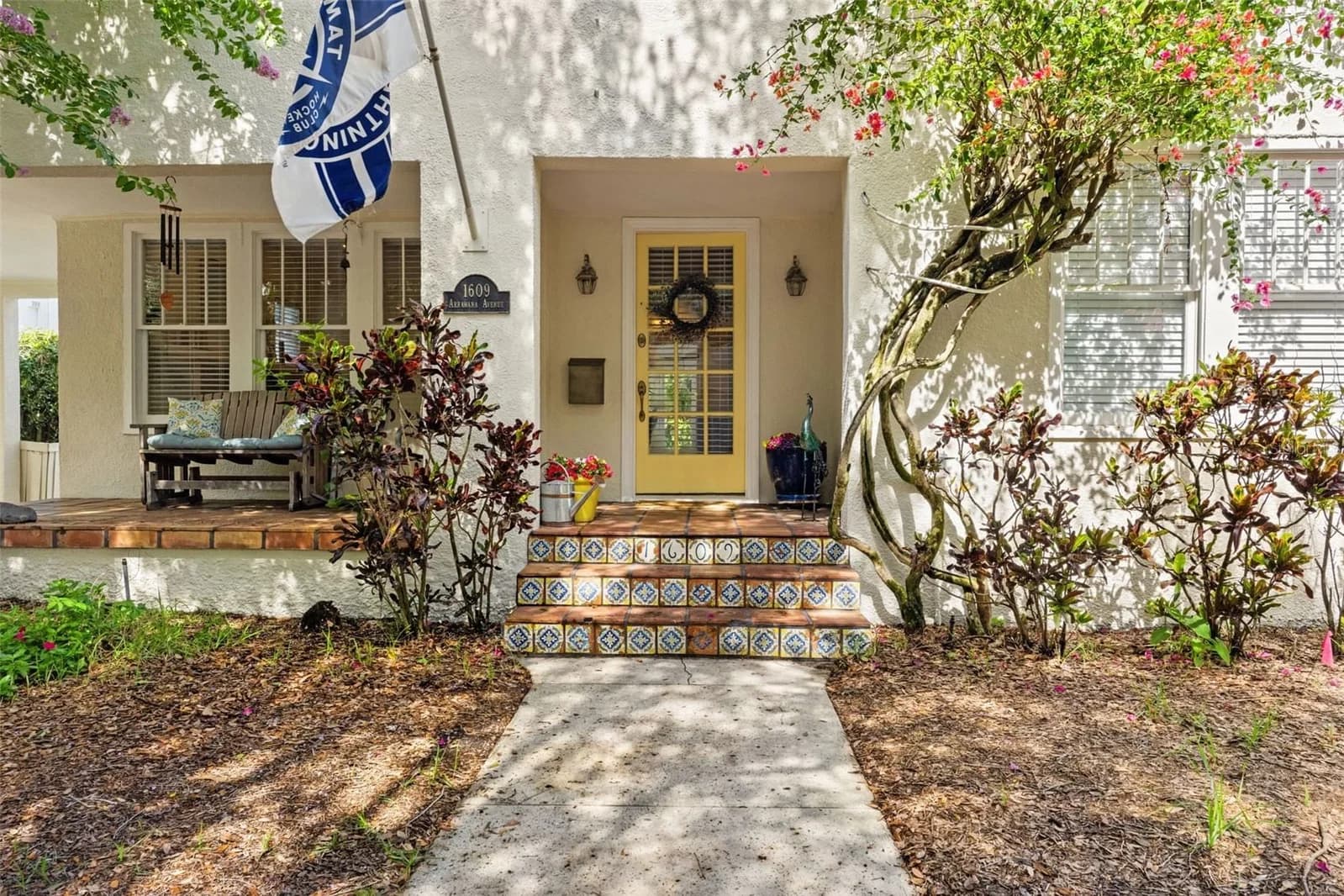 1609 ARRAWANA Avenue
