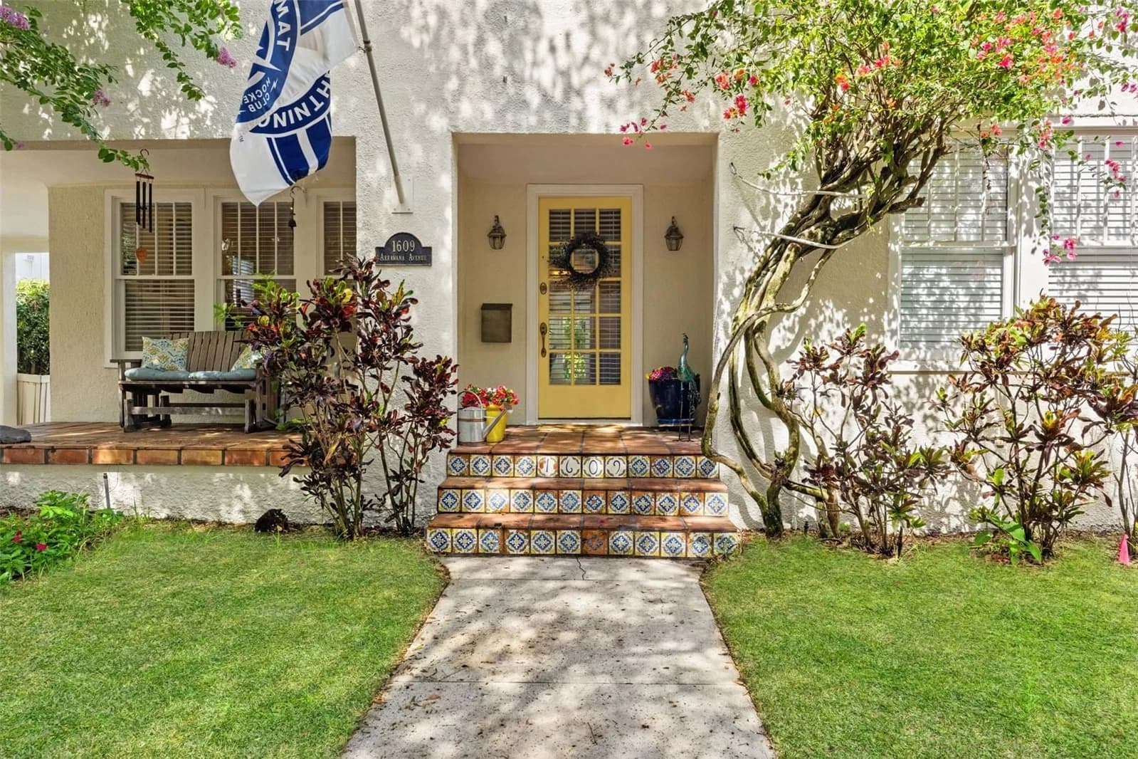 1609 ARRAWANA Avenue
