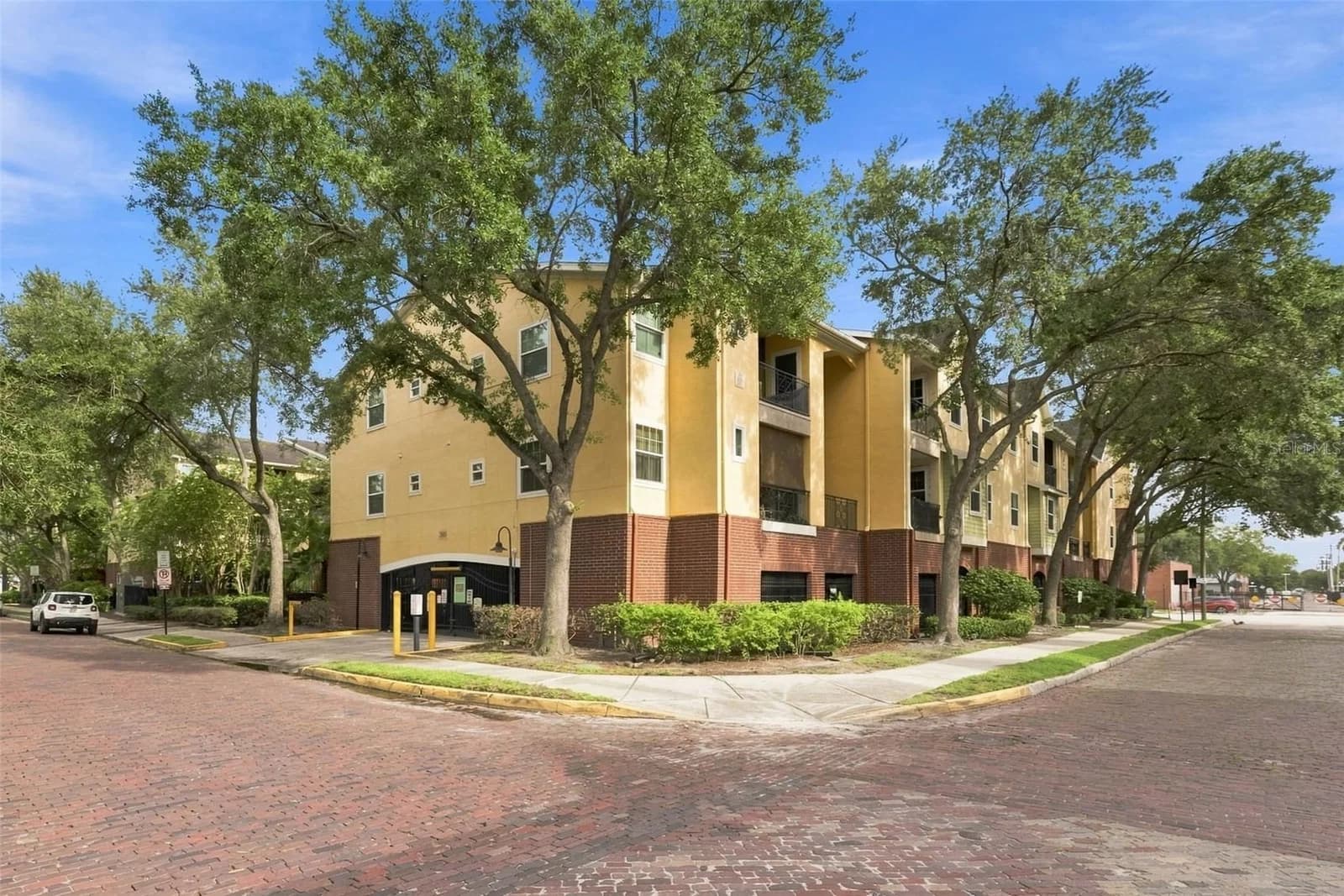 2010 PALM Avenue #14320
