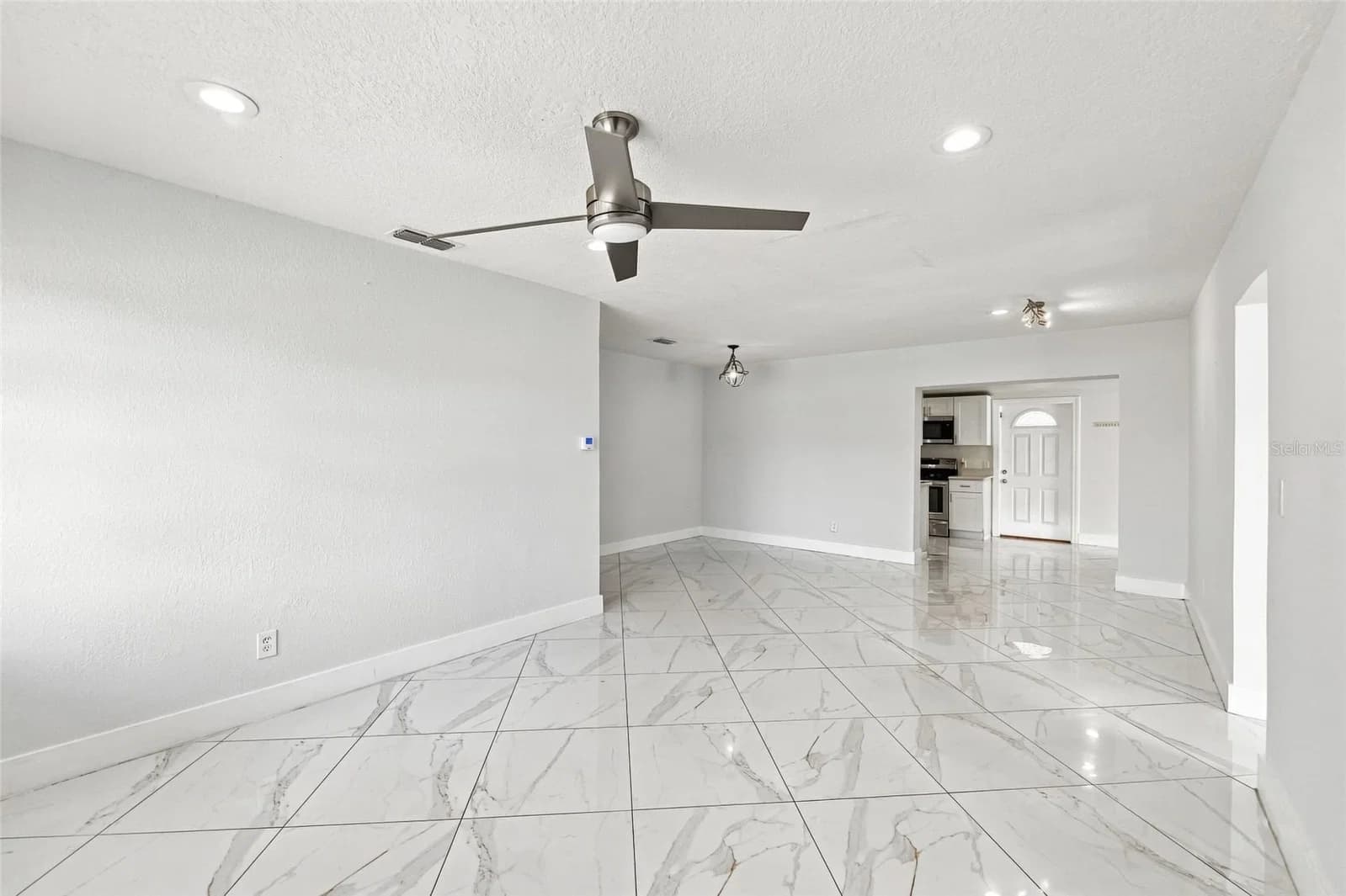 7805 WINSTON Lane