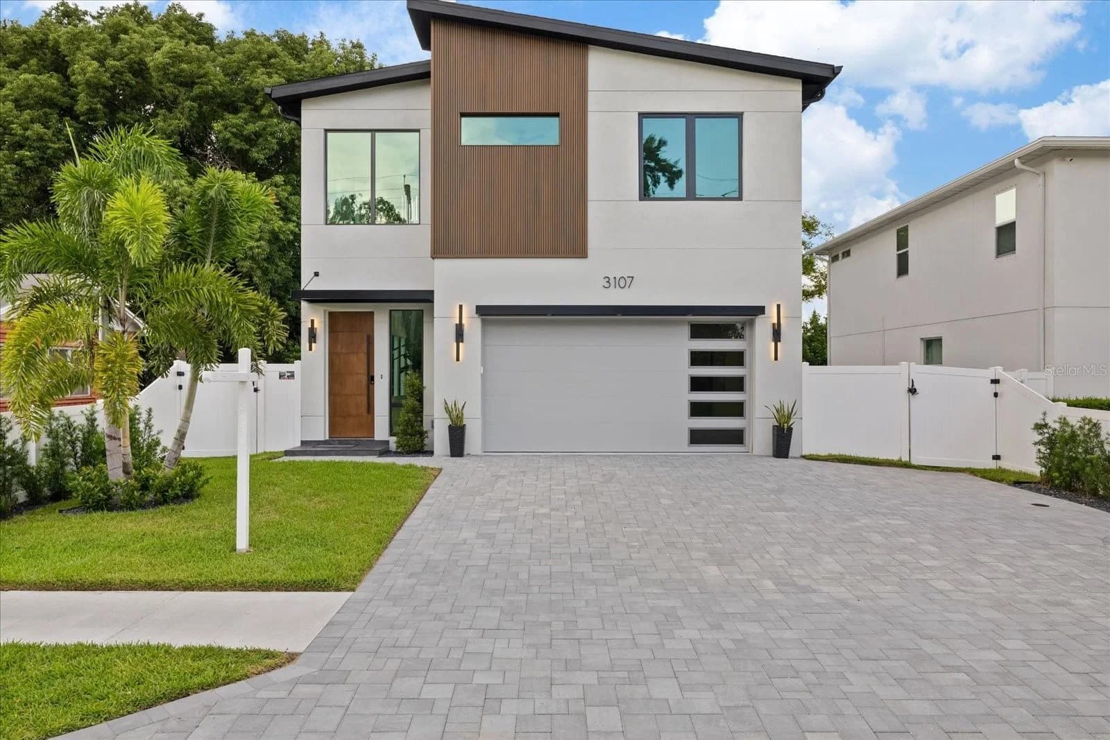 3107 BEACH Street