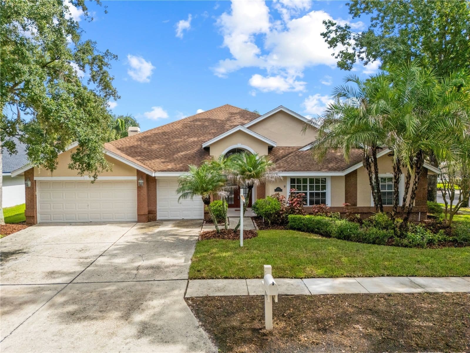 8746 TANTALLON Circle