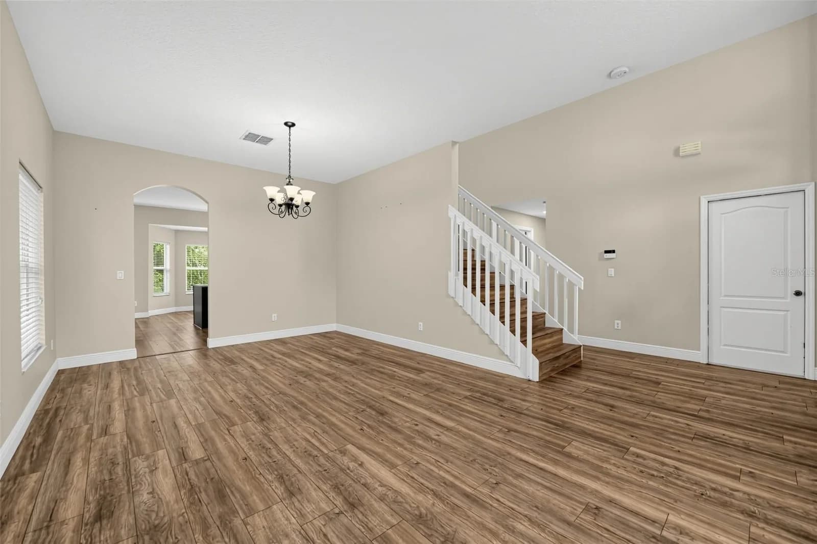 10106 HIDDEN DUNES Lane