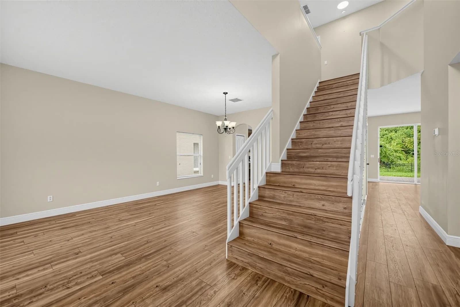 10106 HIDDEN DUNES Lane