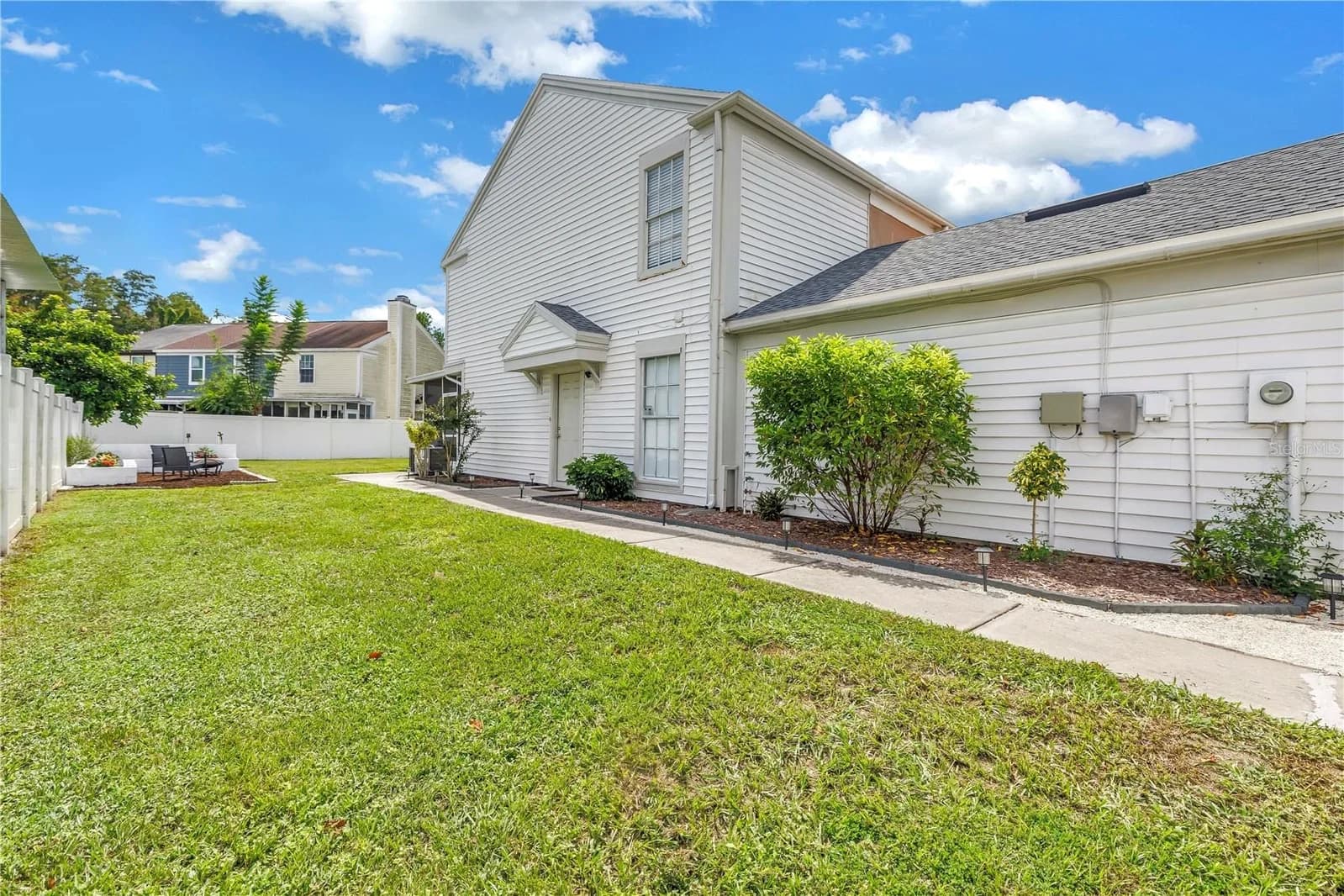 6240 OAK CLUSTER Circle