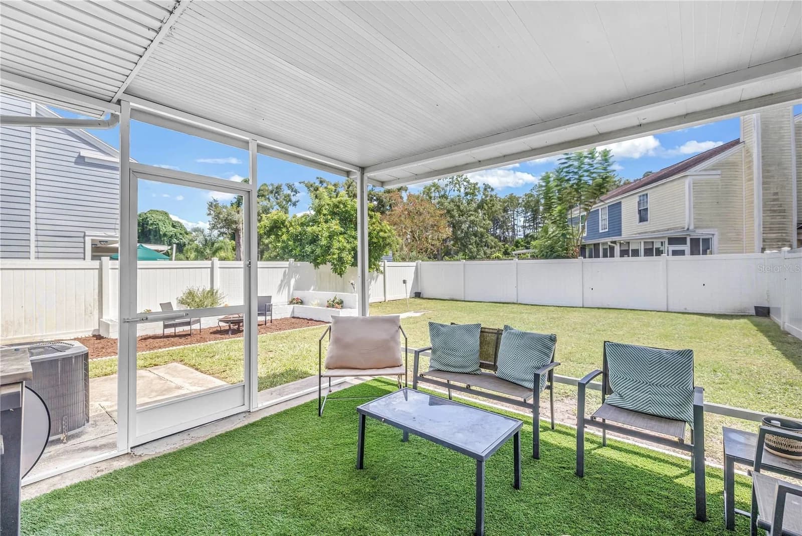 6240 OAK CLUSTER Circle