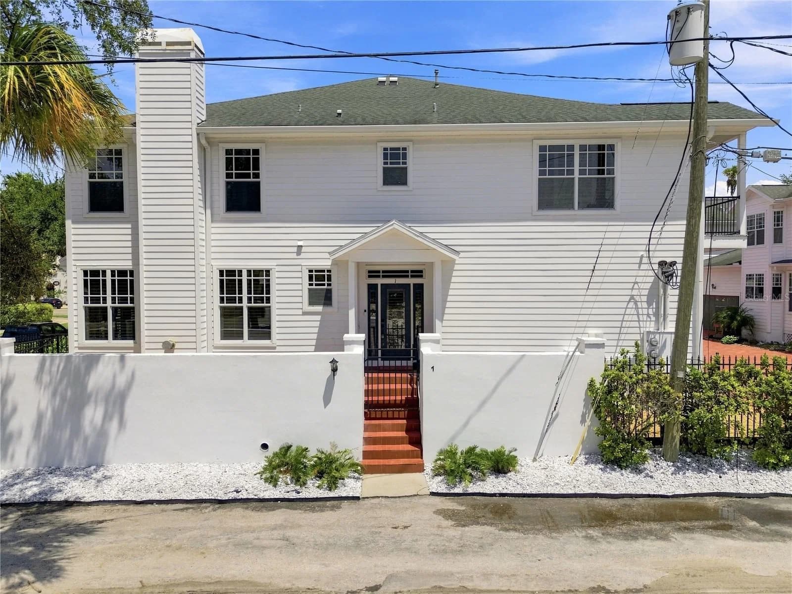 113 BOSPHOROUS Avenue #1