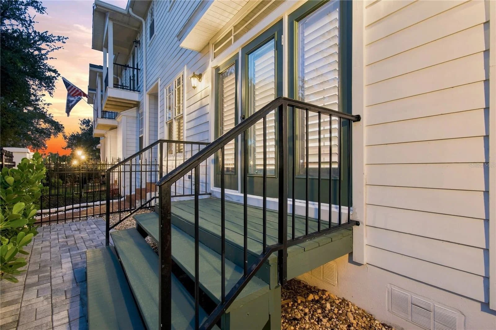 113 BOSPHOROUS Avenue #1