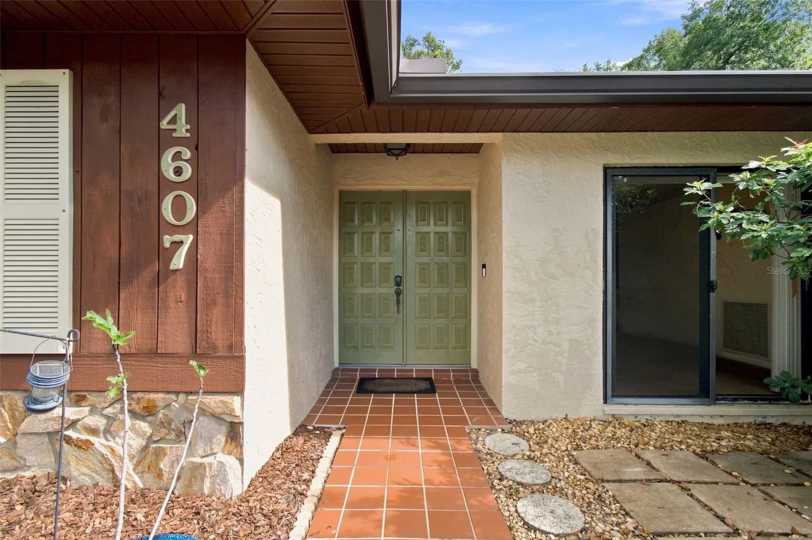 4607 CLOVERLAWN Drive