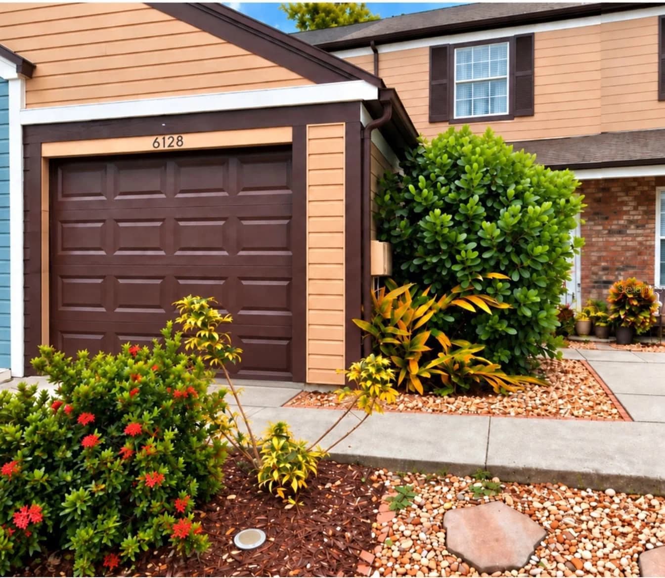 6128 OAK CLUSTER Circle