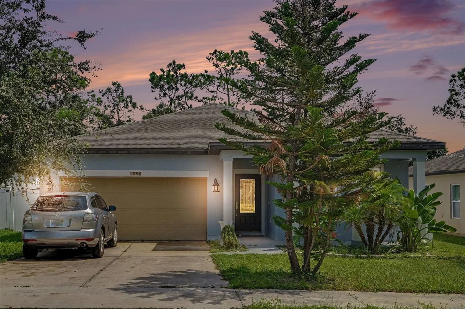 1096 ROBERTA Road