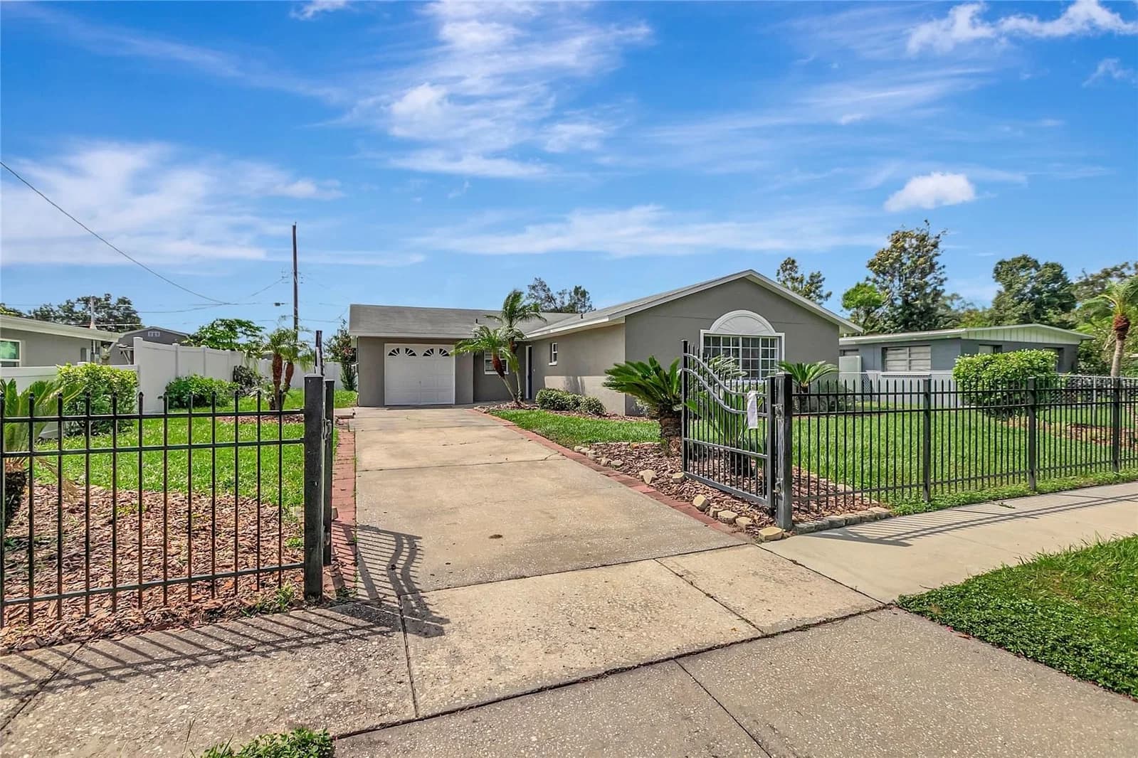 1713 CARNEGIE Circle