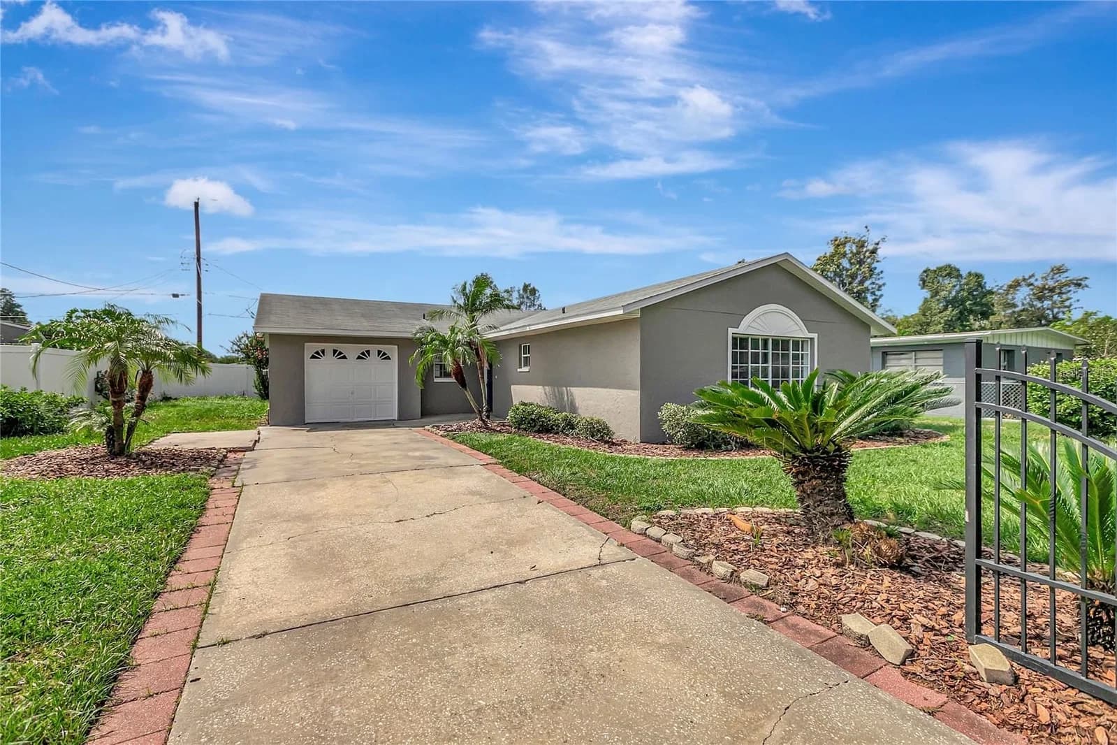 1713 CARNEGIE Circle