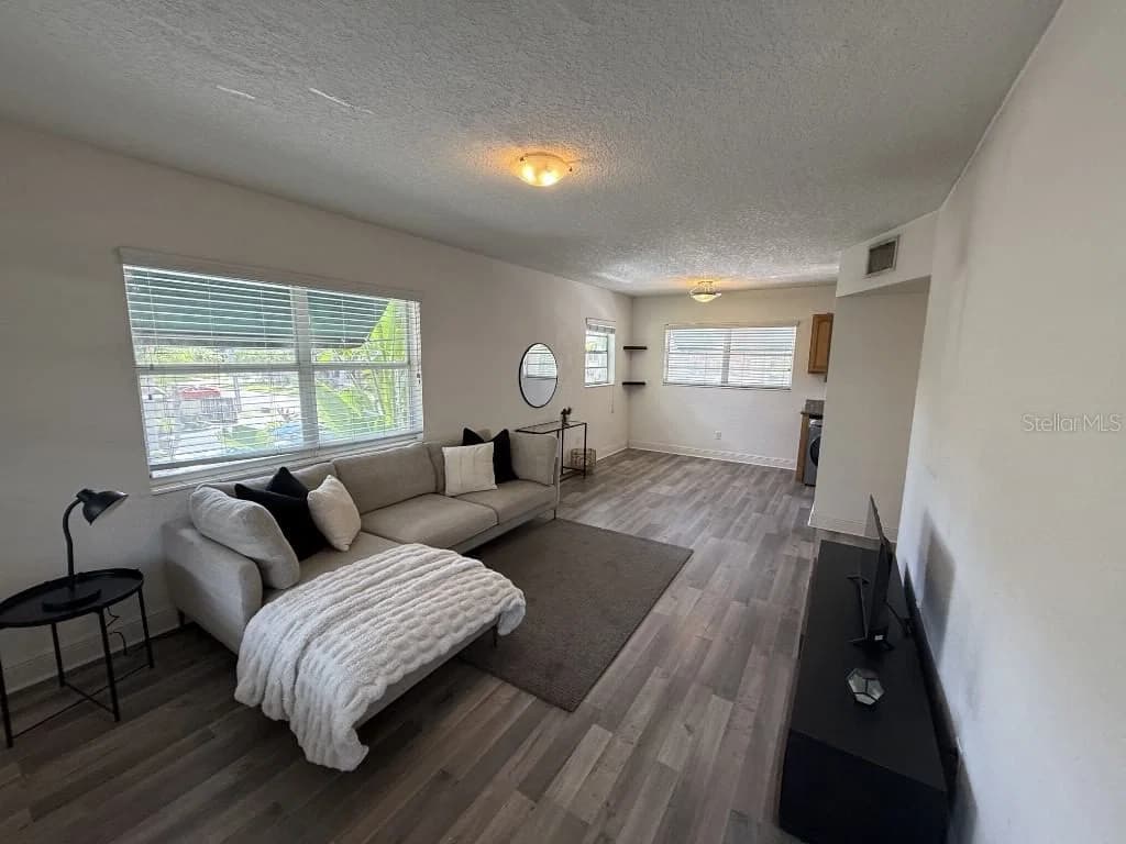 212 CHURCH Avenue #211