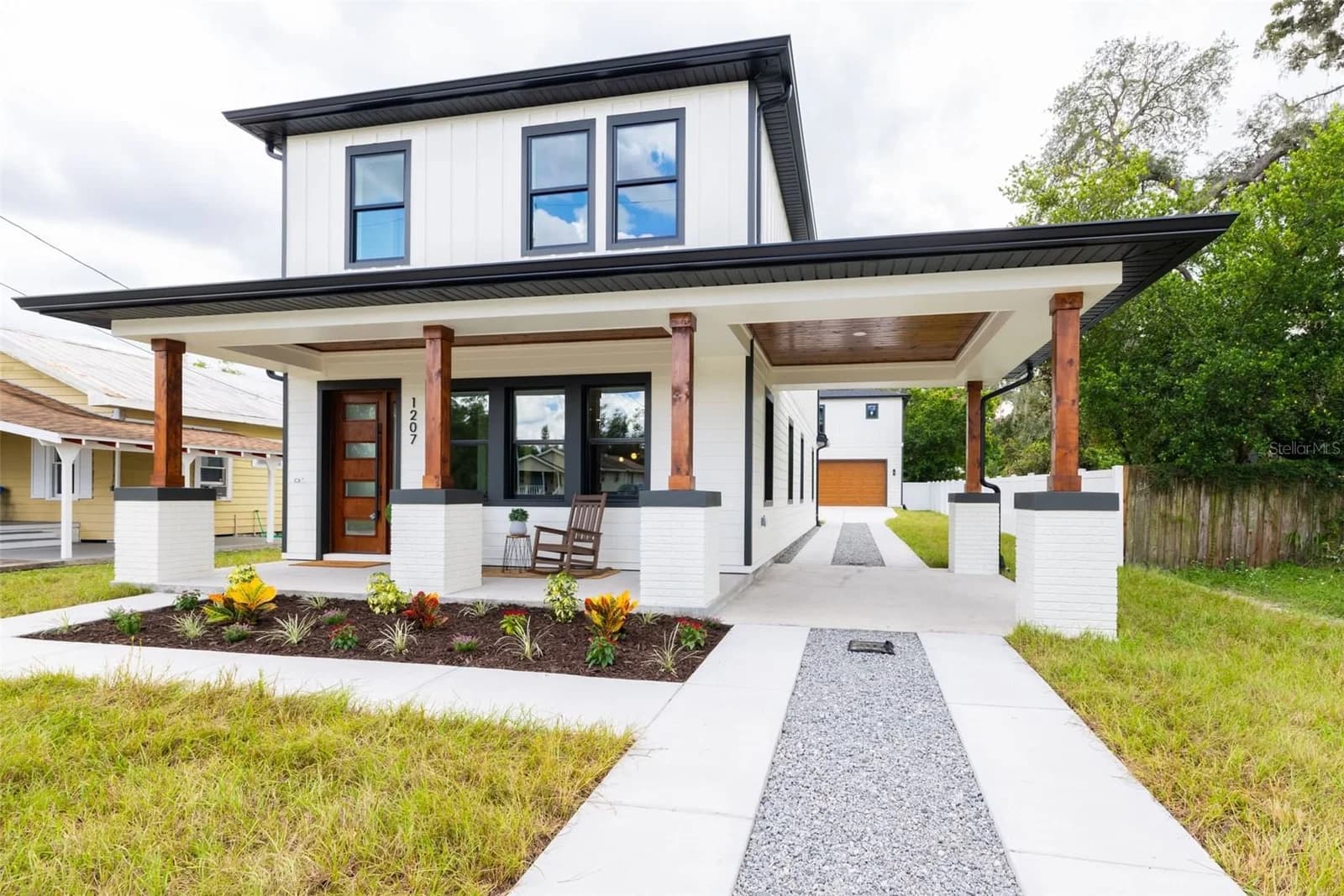 1207 ELLICOTT Street