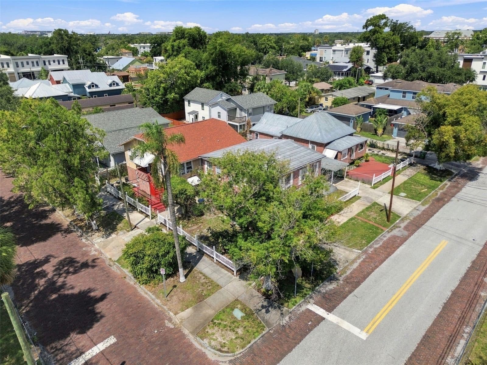 2402 HIGHLAND Avenue