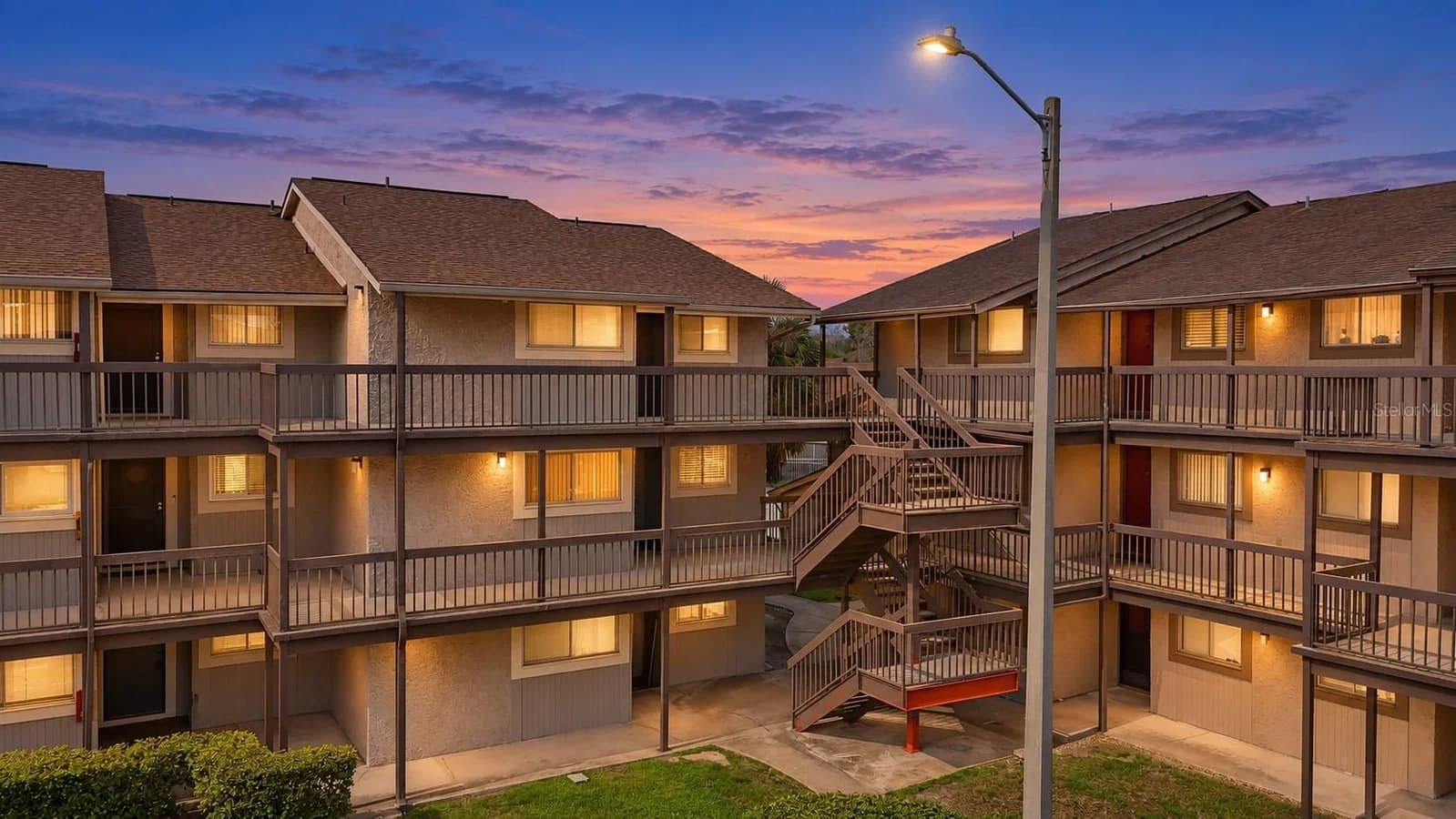 6308 NEWTOWN Circle #8B5