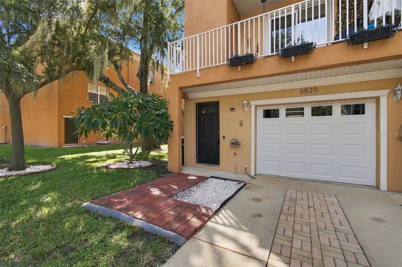 6829 KISSIMMEE Street
