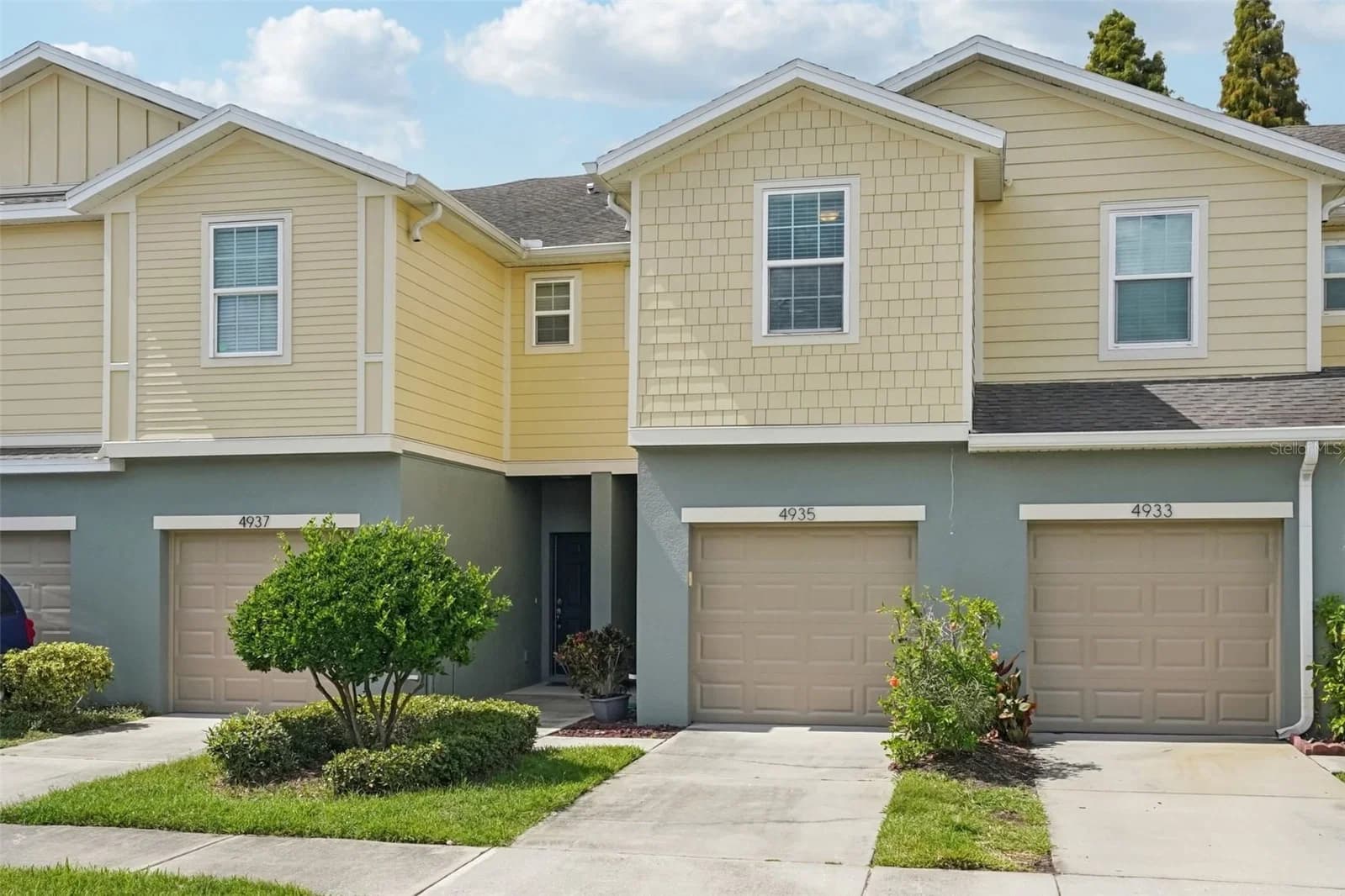 4935 WHITE SANDERLING Court
