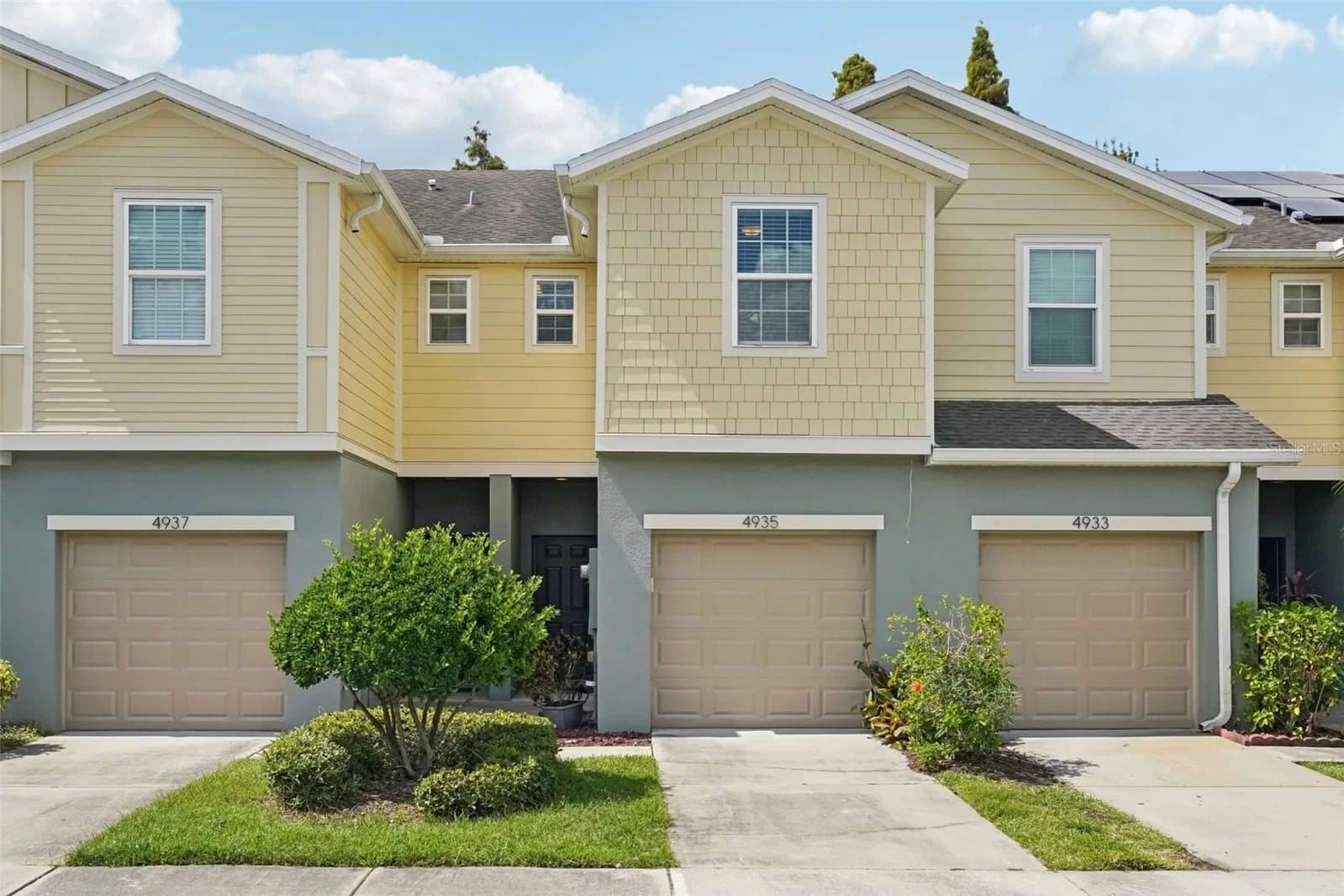 4935 WHITE SANDERLING Court