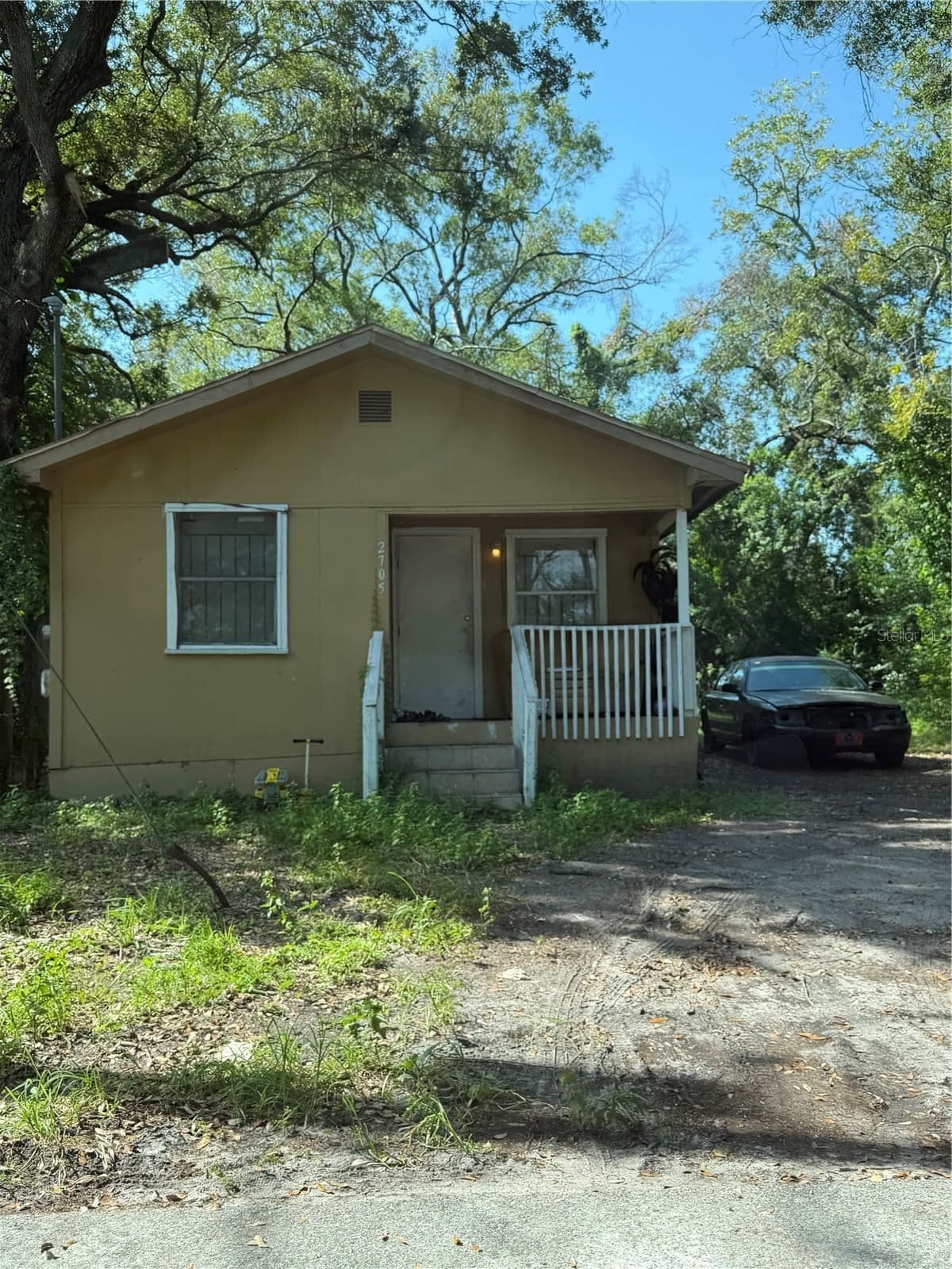 2705 CAYUGA Street