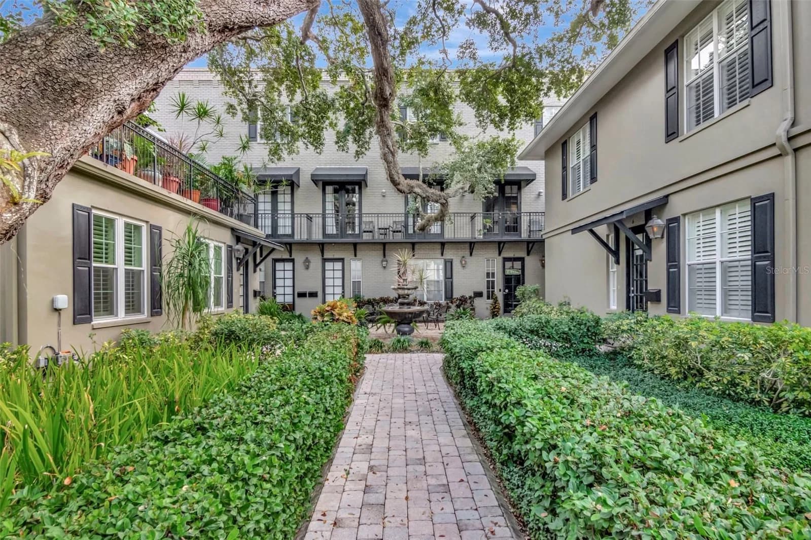 1008 MOODY Avenue #2