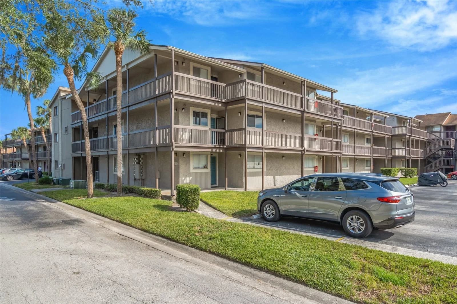 6308 NEWTOWN Circle #8C1