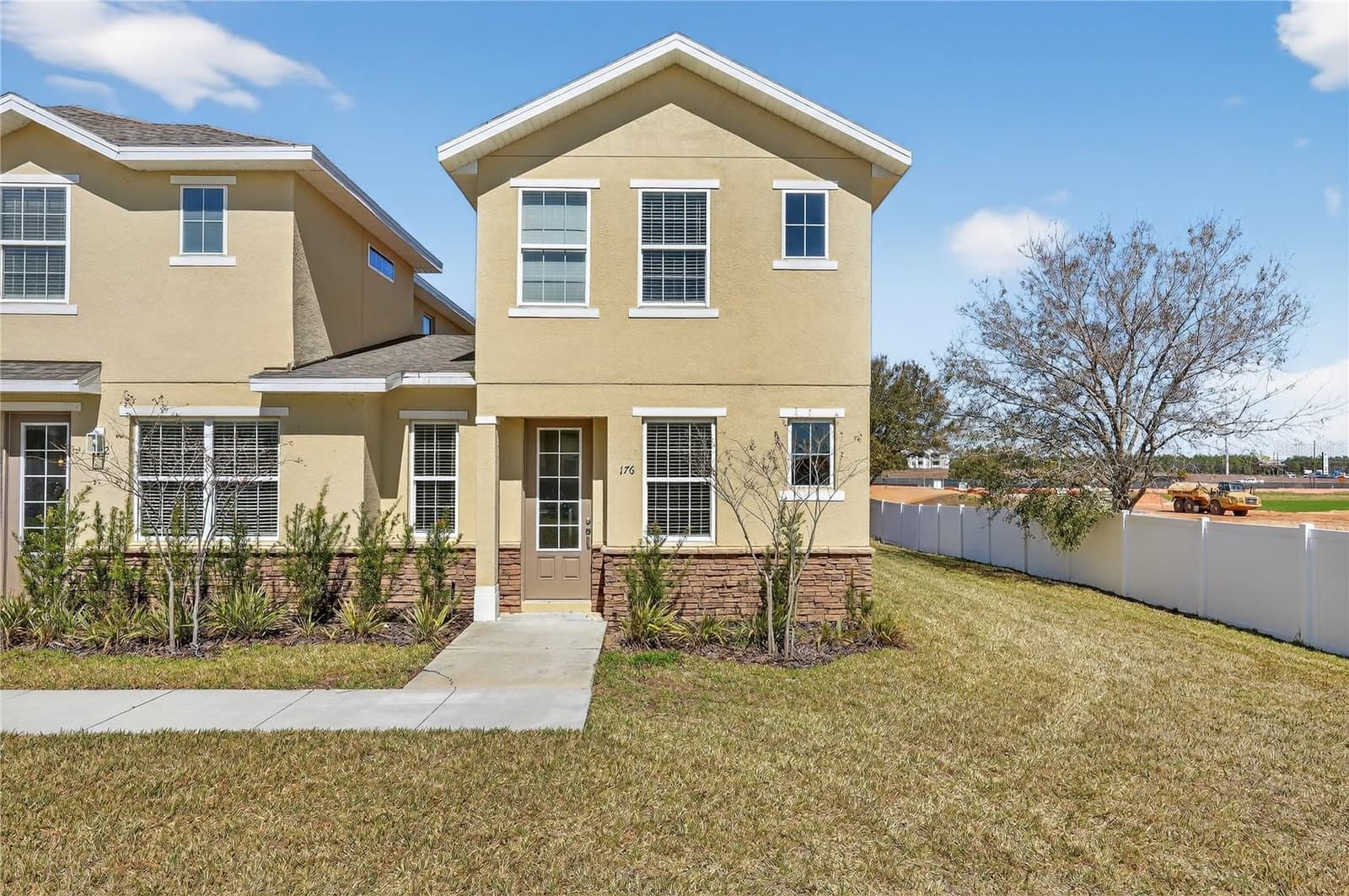 176 HOLLY VILLAGE